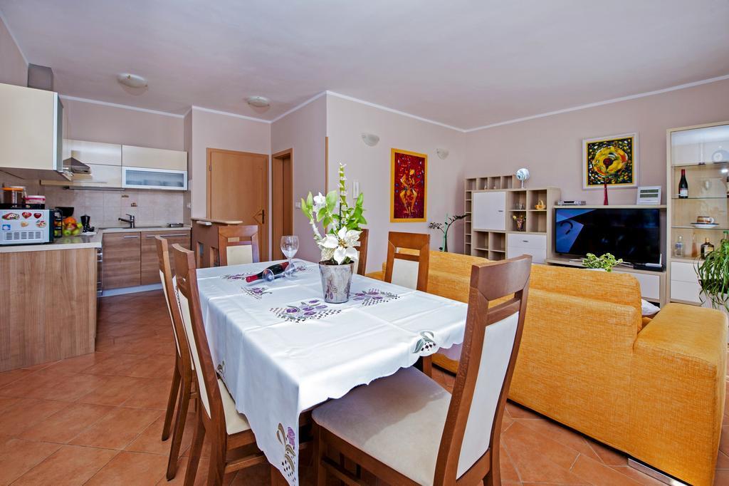 Apartments Karmen Rovinj Eksteriør bilde